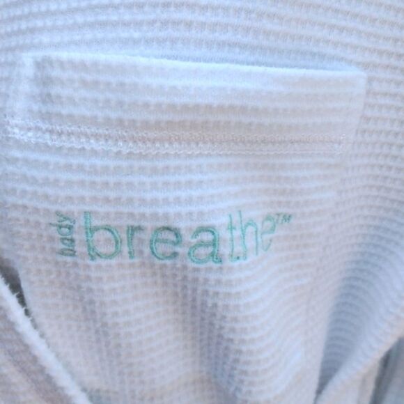 Vanity Fair and Elizabeth Arden Robe and Slippers Spa Bundle - Picture 3 of 11